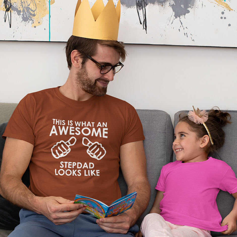 This-is-What-an-Awesome-Stepdad-Looks-Like-Short-Sleeve-Brown-T-Shirt